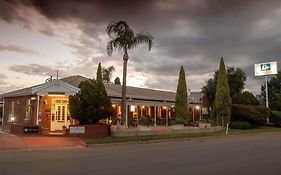 Breakfree Port Pirie